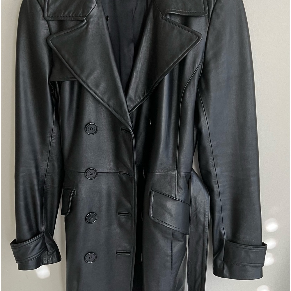 Womens leather trench coat with attachable faux fur collar